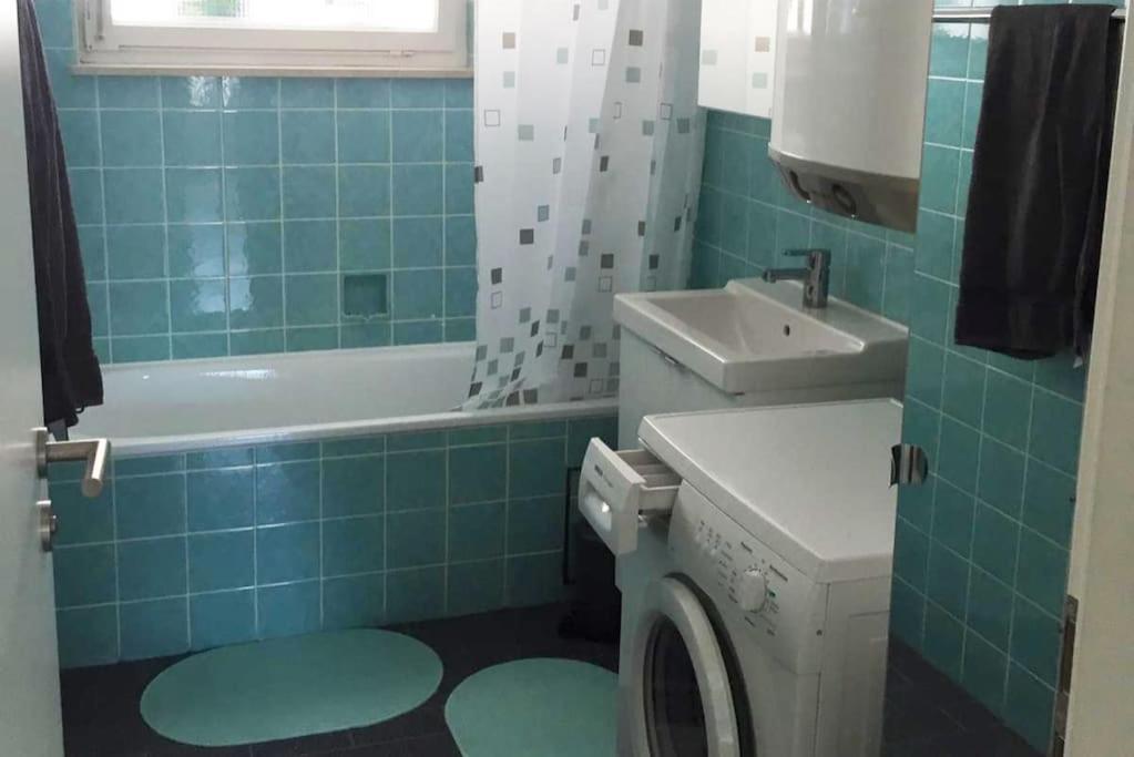 22B Grosse Wohnung Mit Balkon, Smarttv Und Wlan Korb Esterno foto